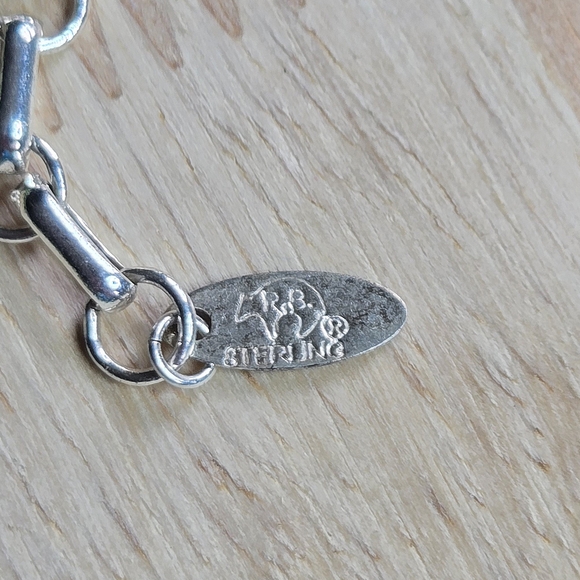 NA Running Bear Green Gaspeite Bead Necklace - Picture 7 of 7